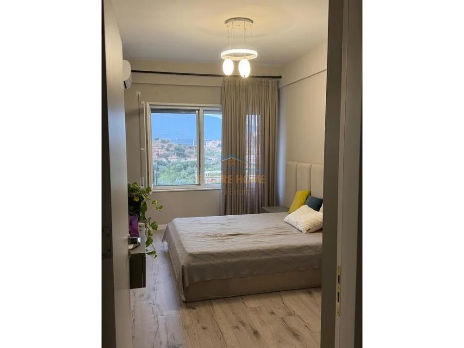 Tirane, shitet apartament duplex 3+1 Kati 1, 240 m² 335.000 € 