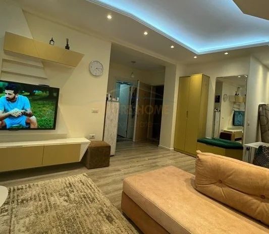 Tirane, shitet apartament 1+1 Kati 7, 83 m² 215.000 € (komuna e parisist)