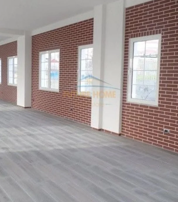 Tirane, jepet me qera ambjent biznesi Kati 0, 2.000 m² 2.000 € (Paskuqan)