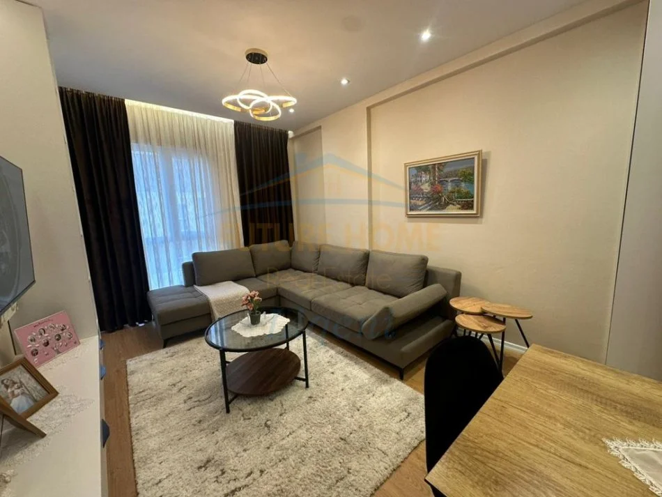 Tirane, jepet me qera apartament 2+1 Kati 6, 84 m² 650 € (UNIVERS CITY)  LI64146