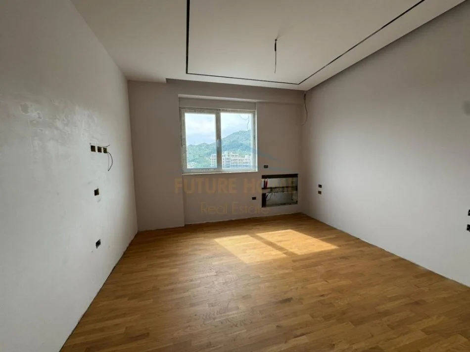 Tirane, shitet apartament 3+1 Kati 6, 750.000 € 