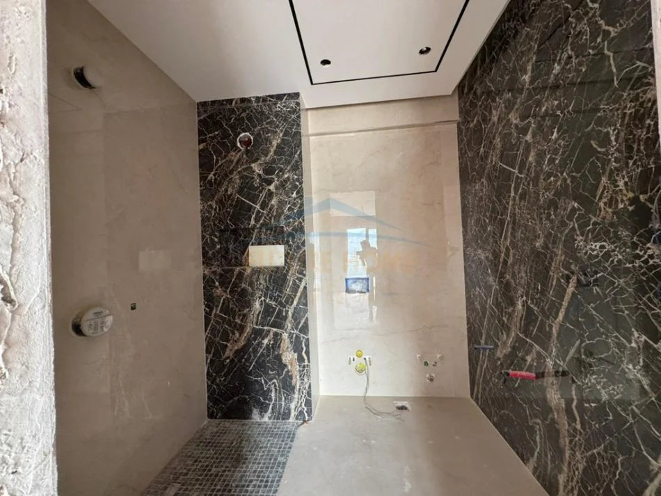 Tirane, shitet apartament 3+1 Kati 6, 750.000 € 