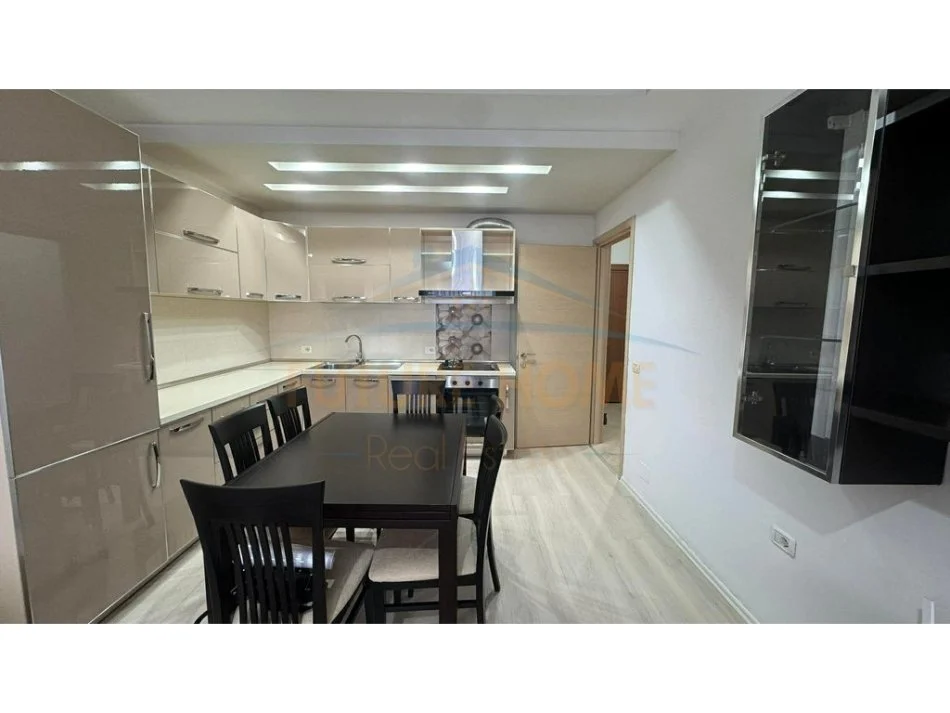 Tirane, jepet me qera apartament 1+1 Kati 6, 69 m² 480 € (VILA L ASTIR)  UNA64205