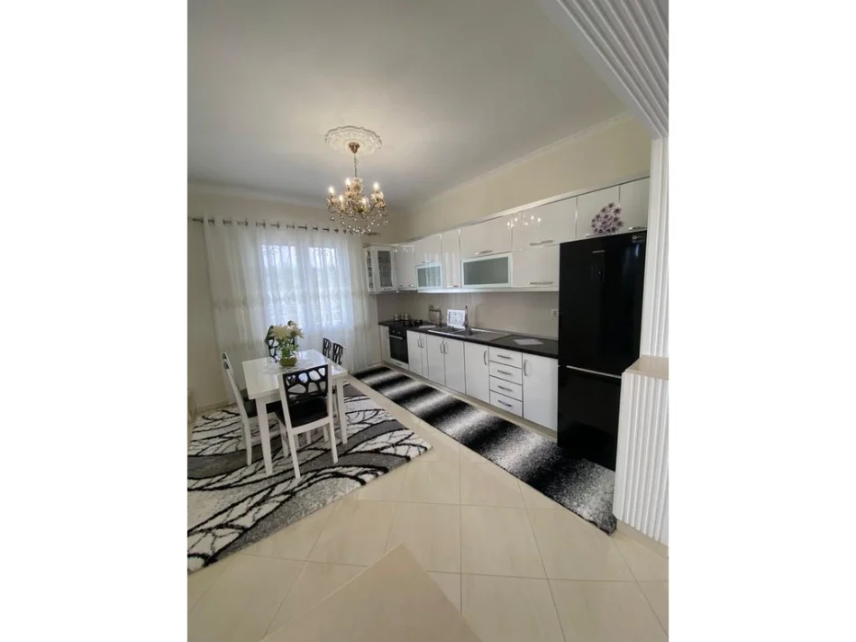 Tirane, shitet apartament 5+1+Aneks+Ballkon Kati 3, 525 m² 430.000 € (FARKE)