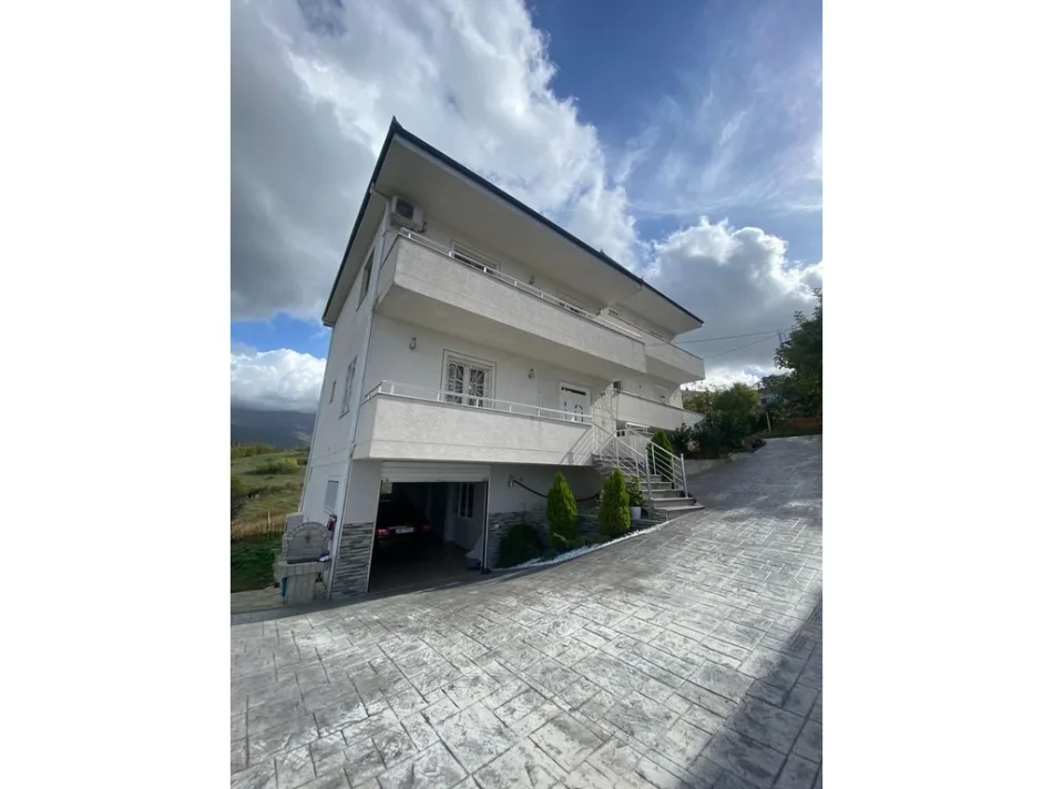 Tirane, shitet apartament 5+1+Aneks+Ballkon Kati 3, 525 m² 430.000 € (FARKE)