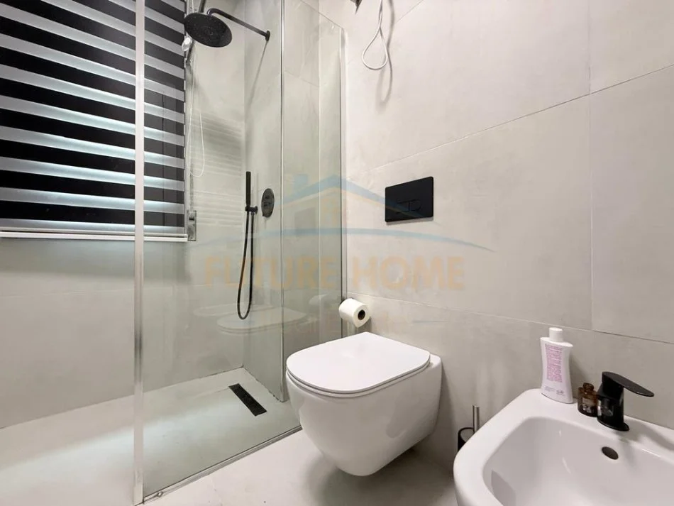 Tirane, shitet apartament 2+1+Ballkon Kati 2, 105 m² 242.000 € 