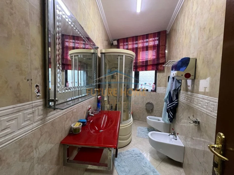 Tirane, jepet me qera apartament 2+1 Kati 7, 125 m² 700 € 