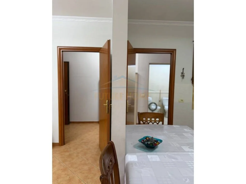 Tirane, jepet me qera apartament 2+1 Kati 4, 113 m² 600 € (Rruga Panorama)