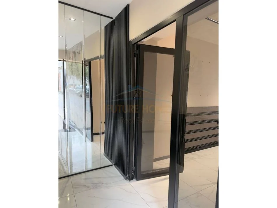 Tirane, jepet me qera ambjent biznesi Kati 0, 85 m² 1.150 € (rruga e kosovareve)