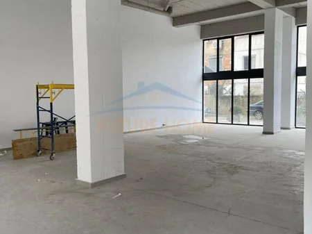 Tirane, jepet me qera ambjent biznesi Kati 0, 418 m² 3.500 € (Brryl)