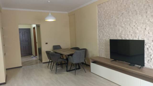 Mbi Kristal Center jap me qera apartament 2+1+A+BLK Kati 6, 100 m² 450 Euro
