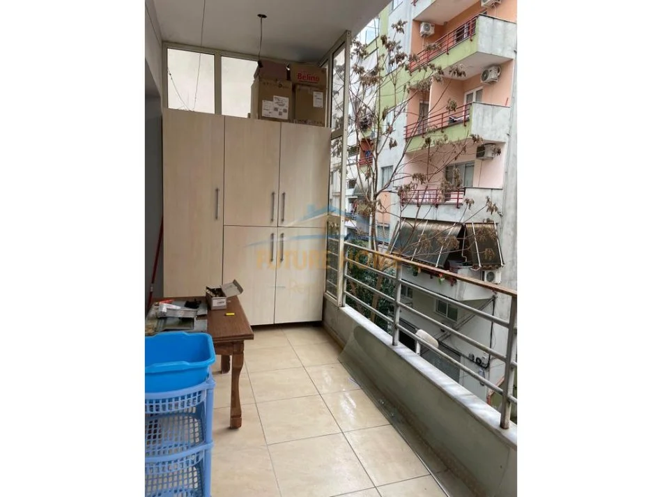 Tirane, jepet me qera apartament 1+1+Ballkon Kati 3, 67 m² 500 € 