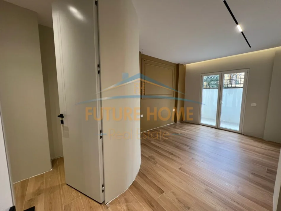 Shitet, Apartament 2+1+2+Garderobe, Komuna e Parisit,  310,000 €