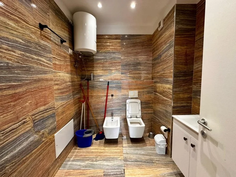 Tirane, shitet apartament 2+1+Ballkon Kati 10, 117 m² 250.000 € 