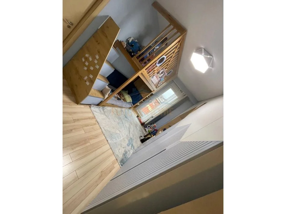 Tirane, shitet apartament 2+1+Ballkon Kati 4, 83 m² 212.000 € 