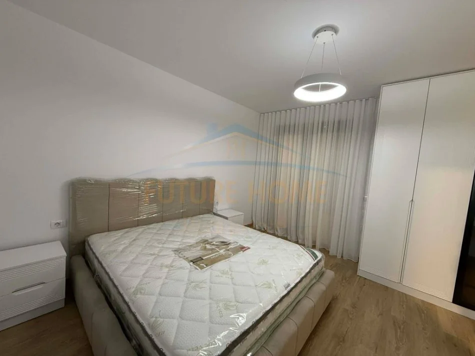Tirane, jepet me qera apartament 2+1 Kati 4, 117 m² 700 € (Dogana)