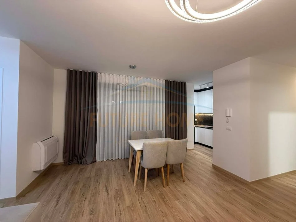 Tirane, jepet me qera apartament 2+1 Kati 4, 117 m² 700 € (Akses Tirana)