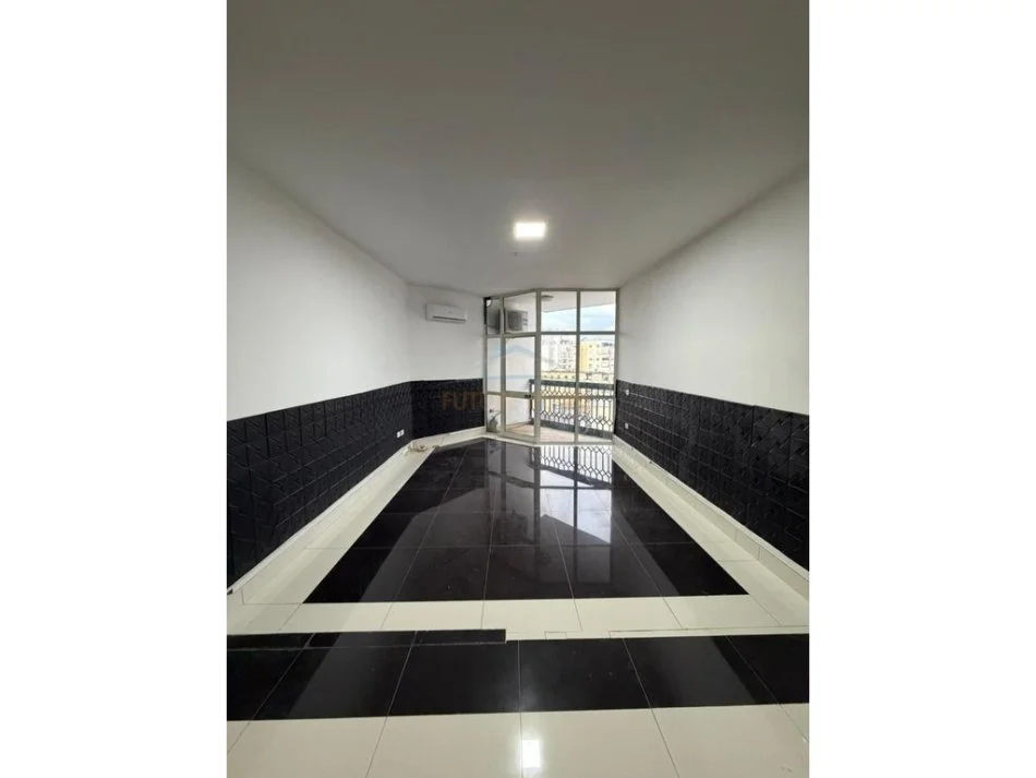 Tirane, shitet apartament 2+1+Ballkon Kati 3, 104 m² 299.000 € 