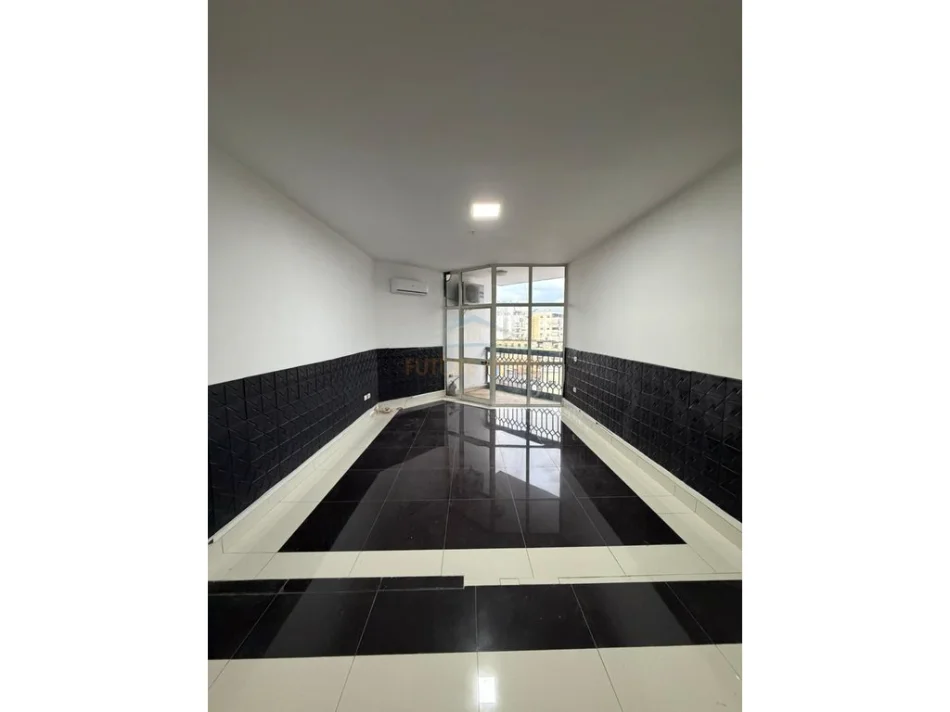 Tirane, shitet apartament 2+1 Kati 3, 104 m² 299.000 € (RRUGA E KAVAJES)