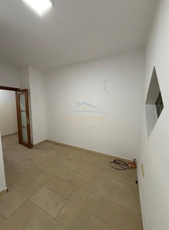 Tirane, shitet apartament 2+1 Kati 3, 104 m² 299.000 € (Rruga e Kavajës)