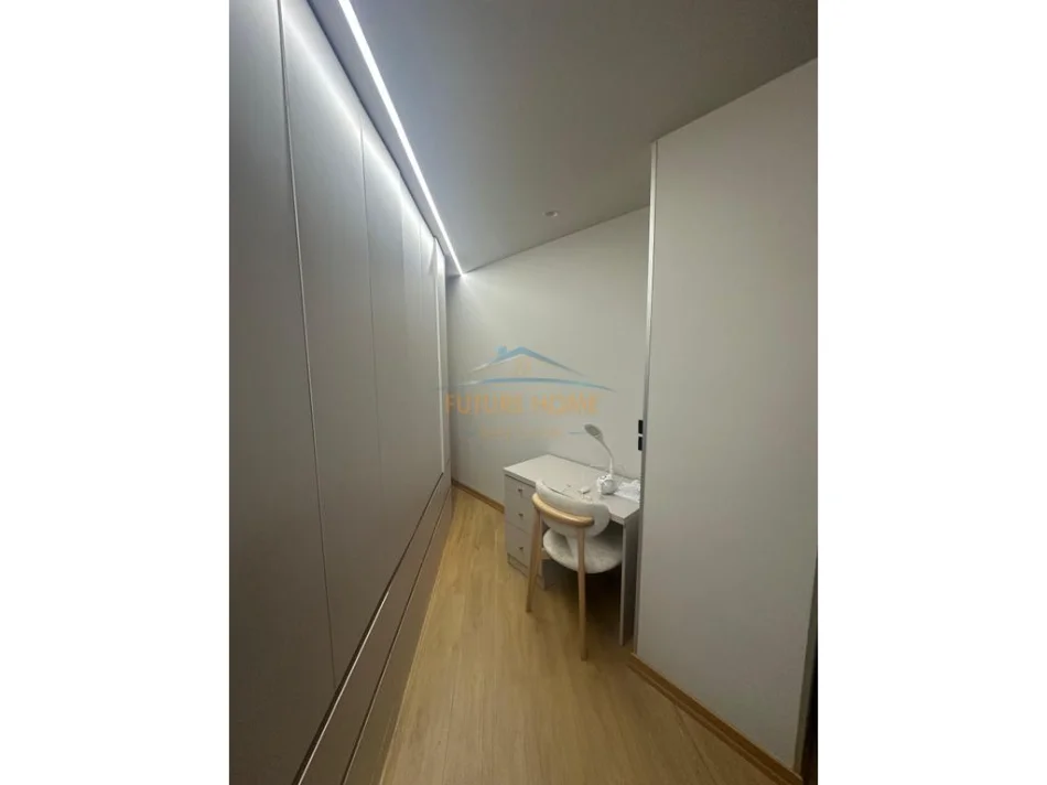 Tirane, jepet me qera apartament 1+1 Kati 4, 78 m² (Komuna e parisit)