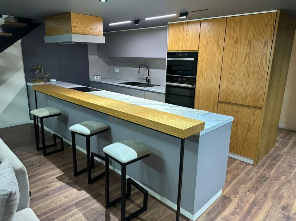 Tirane, shitet apartament duplex 2+1+Ballkon , 104 m² 170.000 € (FRESK)