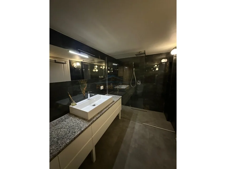 Tirane, shitet apartament duplex 2+1 Kati 0, 115 m² 170.000 € 