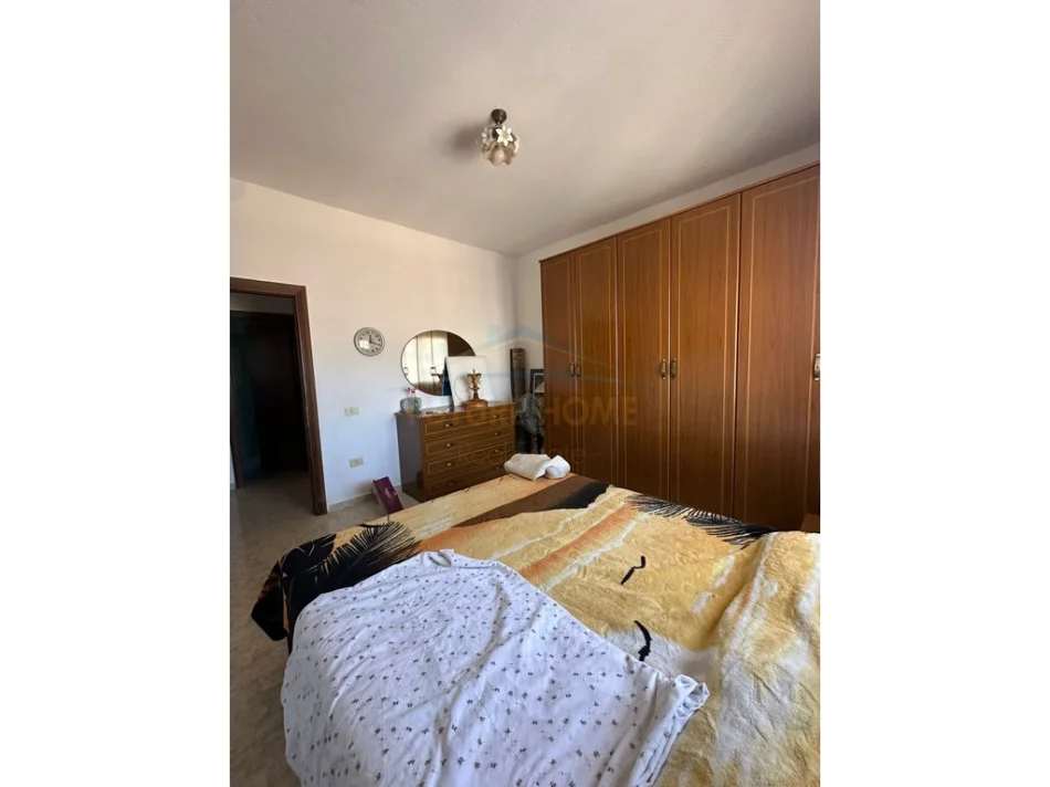 Durres, jepet me qera apartament 1+1 Kati 5, 73 m² 250 € (Spitali Rajonal, Durrës)