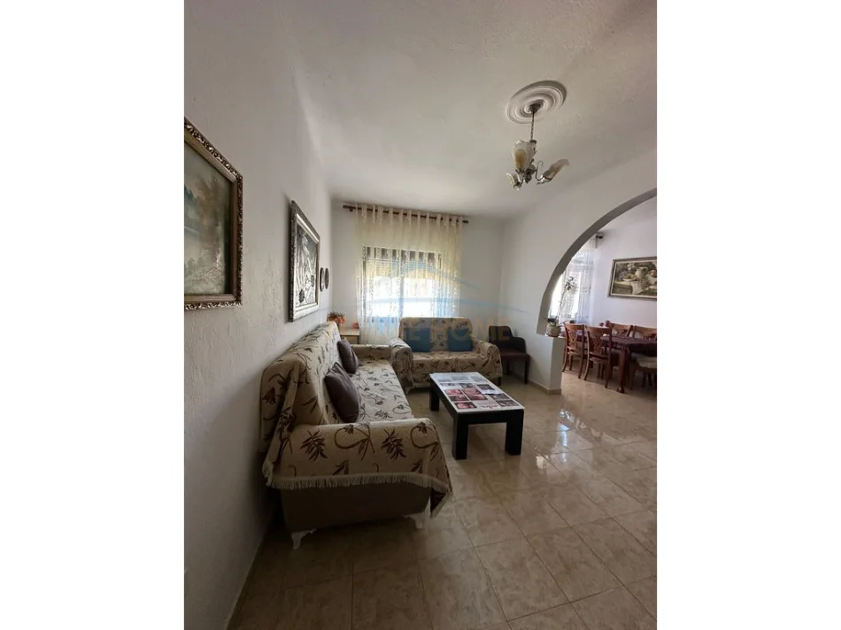 Durres, jepet me qera apartament 1+1 Kati 5, 73 m² 250 € (Spitali Rajonal, Durrës)