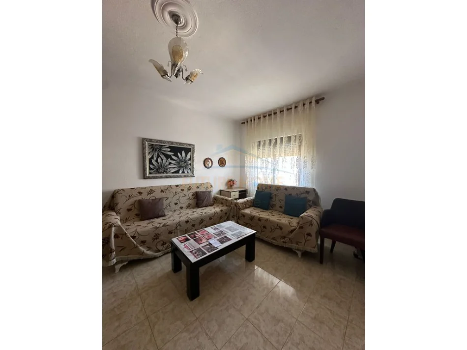 Durres, jepet me qera apartament 1+1 Kati 5, 73 m² 250 € (Spitali Rajonal, Durrës)