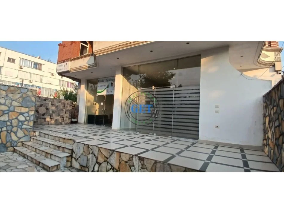 Durres, jepet me qera vetem 1 dhome 1+1 Kati 0, 40 m² 250 € (Ish Keneta, Durres)