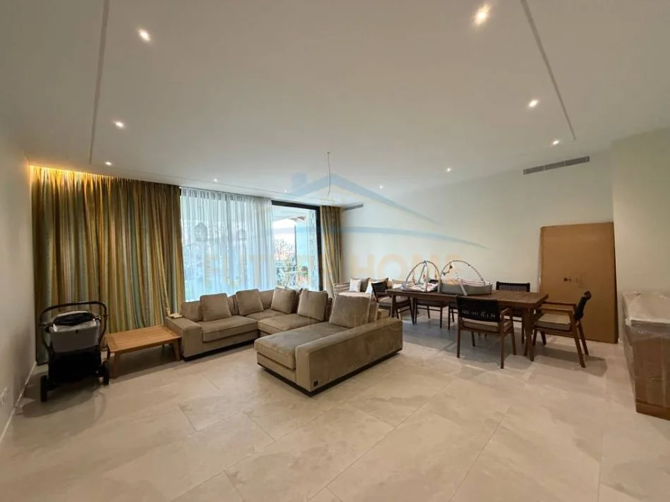 Tirane, shitet Vile 4+1+Ballkon Kati 0, 387 m² 1.900.000 €