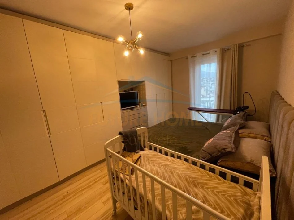 Tirane, shitet apartament 2+1 Kati 4, 99 m² 223.000 € (Qytet Studenti)