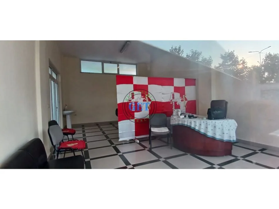 Durres, jepet me qera vetem 1 dhome 1+1 Kati 0, 40 m² 250 € (Ish Keneta, Durres)