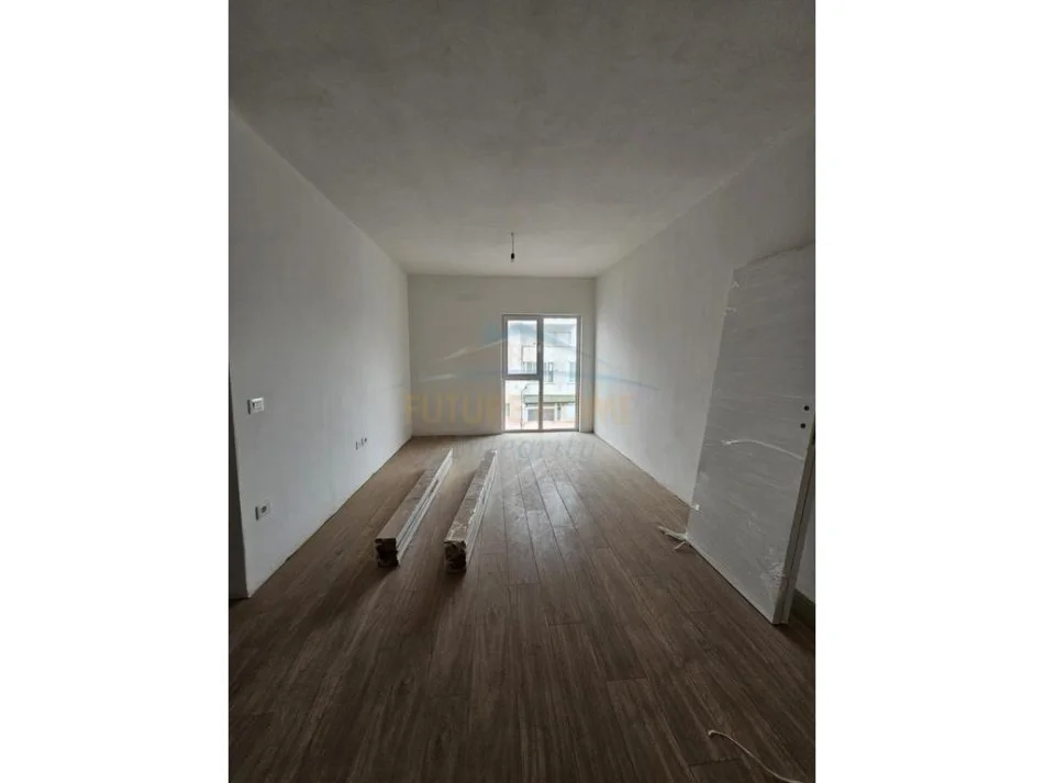 Shitet, Apartament 2+1+2, Kompleksi Tirana Entry II, Tiranë. 120,000 €, AL64414