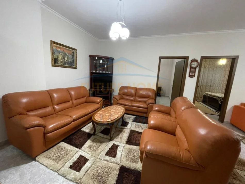 Tirane, jepet me qera apartament 2+1 Kati 4, 90 m² 570 € (Don Bosko prane Piceri Herdi)