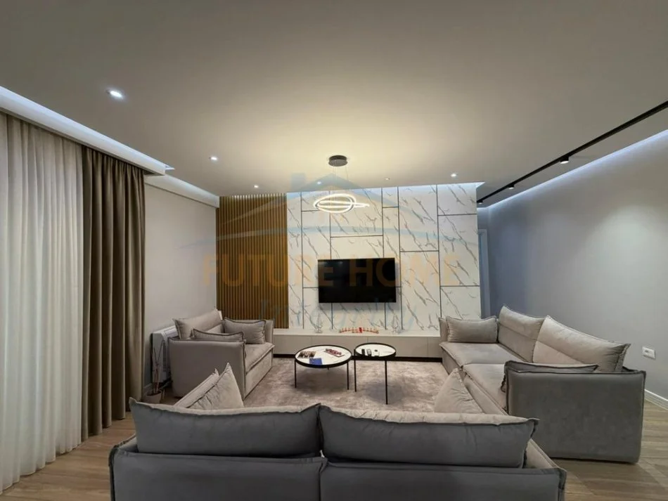 Tirane, shitet apartament 3+1+Ballkon Kati 3, 113 m² 325.000 € (liqeni i thate)