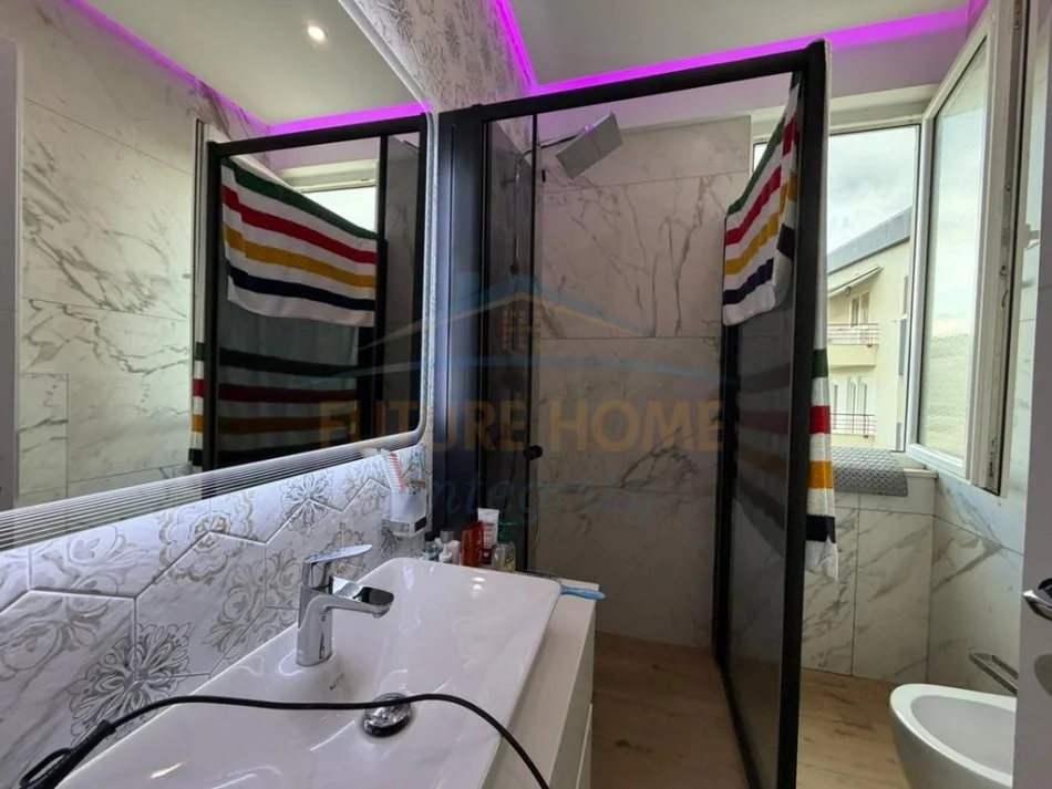 Tirane, shitet apartament 3+1 Kati 3, 113 m² 325.000 € (Liqeni i thate)