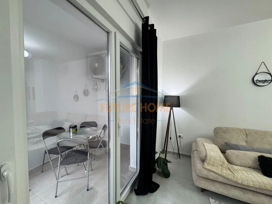 Tirane, jepet me qera apartament 1+1 Kati 4, 80 m² 700 € (Zogu i Zi)