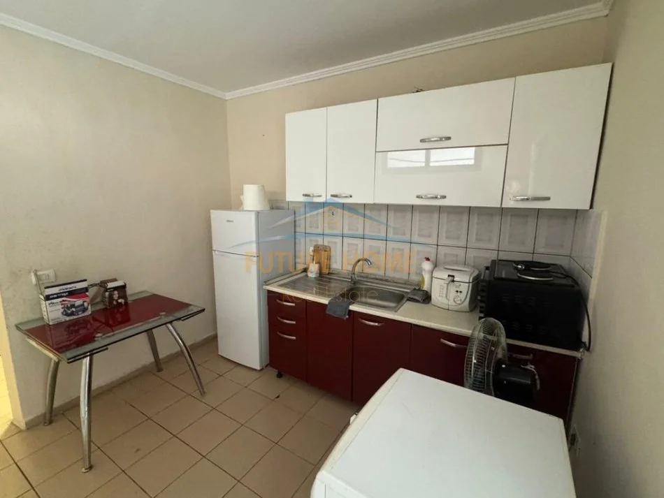 Tirane, jepet me qera apartament 2+1 Kati 3, 53 m² 550 € 