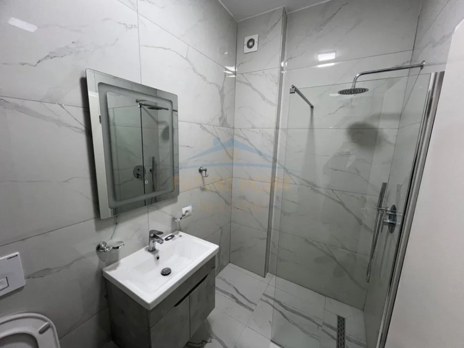 Tirane, jepet me qera apartament 2+1 Kati 4, 105 m² 750 € (Rruga Siri Kodra)