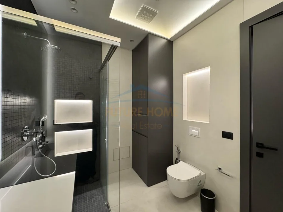 Tirane, jepet me qera apartament 1+1+Ballkon Kati 4, 78 m² 1.000 € (Kompleksi Square 21)