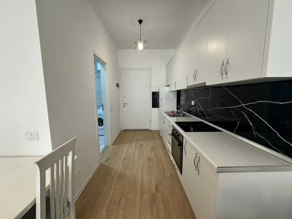 Tirane, jepet me qera apartament 1+1 Kati 2, 75 m² 450 € (Siri Kodra)