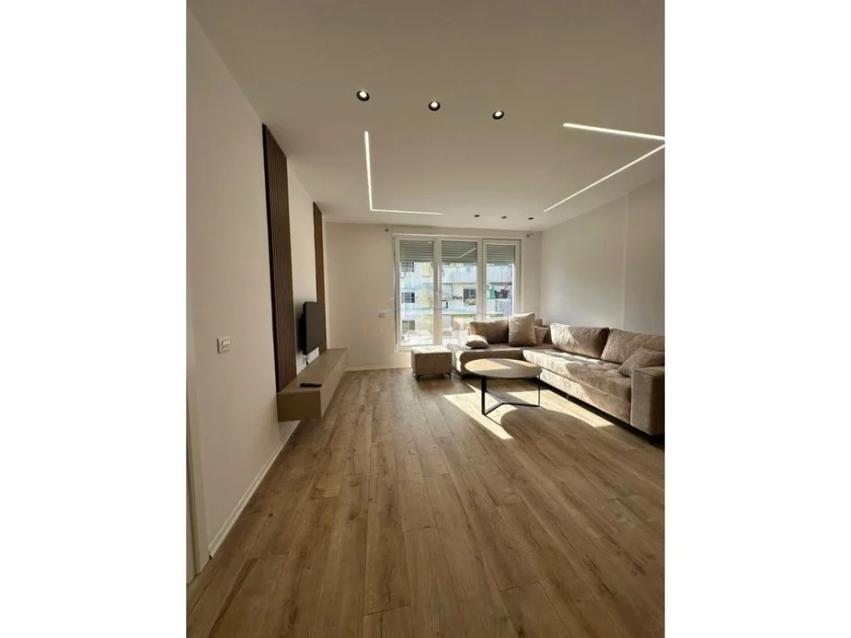 Tirane, jepet me qera apartament 1+1 Kati 3, 65 m² 600 € (Kompleksi Miardo, Jordan Misja.)