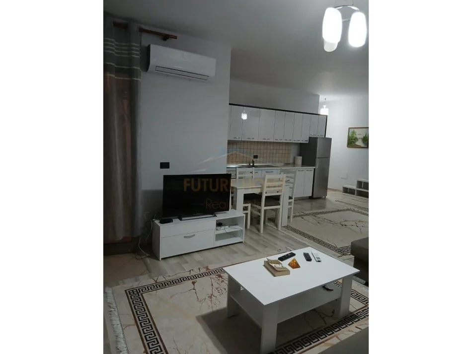 Tirane, jepet me qera apartament 2+1 Kati 8, 100 m² 750 € (Rruga Bardhok Biba, Qendër)