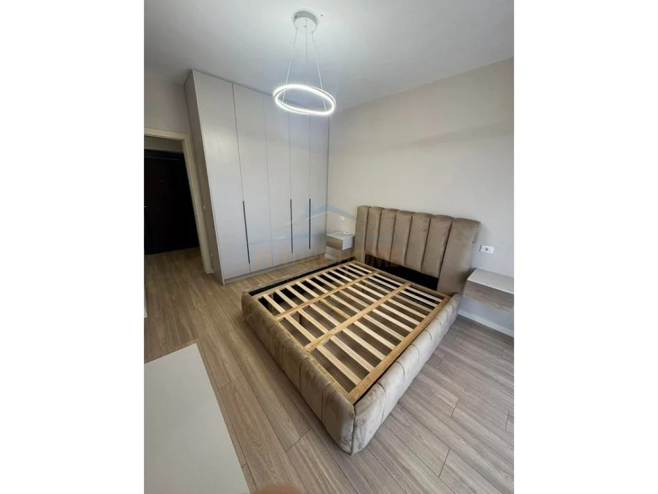 Tirane, shitet apartament 1+1 Kati 8, 70 m² 119.000 € (UNAZA E RE)