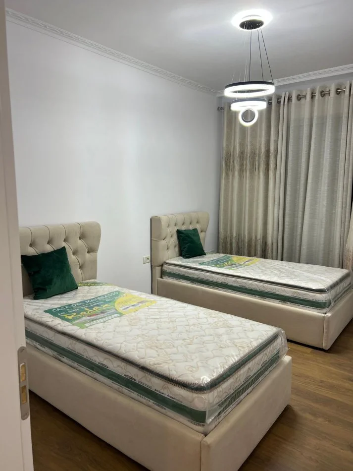 Yzberisht , shitet 2+1 Kati 3, 90 m² 145.000 €