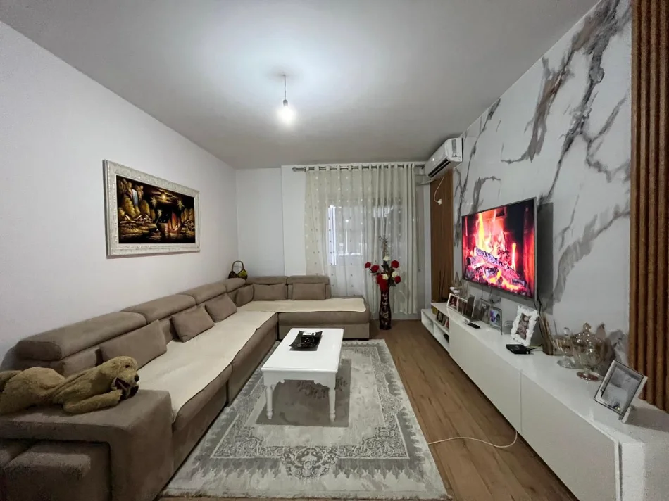 Tirane, shitet apartament 2+1+Aneks+Ballkon Kati 3, 111 m² 155.000 € (fresku)