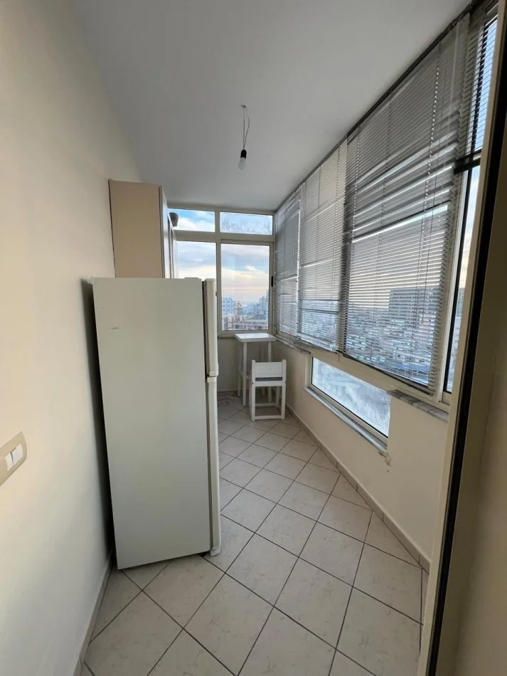 Durres, jepet me qera apartament 2+1+Ballkon Kati 8, 80 m² 300 € 