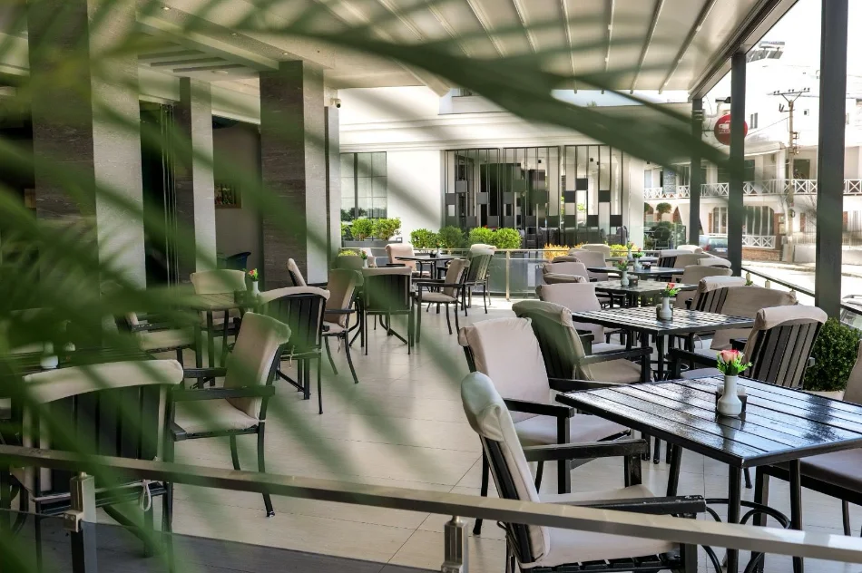 Sarande, shes Biznes ( Bar-Restorant) në shitje, Sarandë 30.000 €